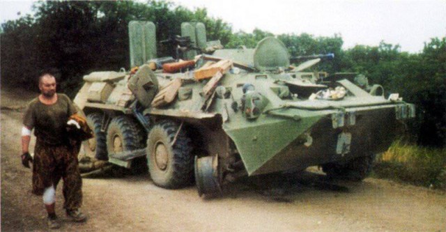 «Бумеранг» VS БТР-80. Зачем Российской армии «тяжёлые колеса»?
