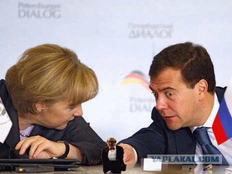 Фотожаба: Медведев и Меркель