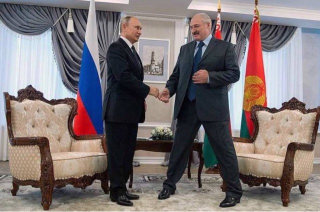 Лу и Пу: кадры со встречи Путина и Лукашенко растащили на мемы и фотожабы