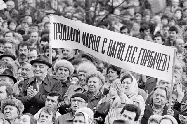 Что бывает, когда в одном помещении одновременно оказываются 3 мудака