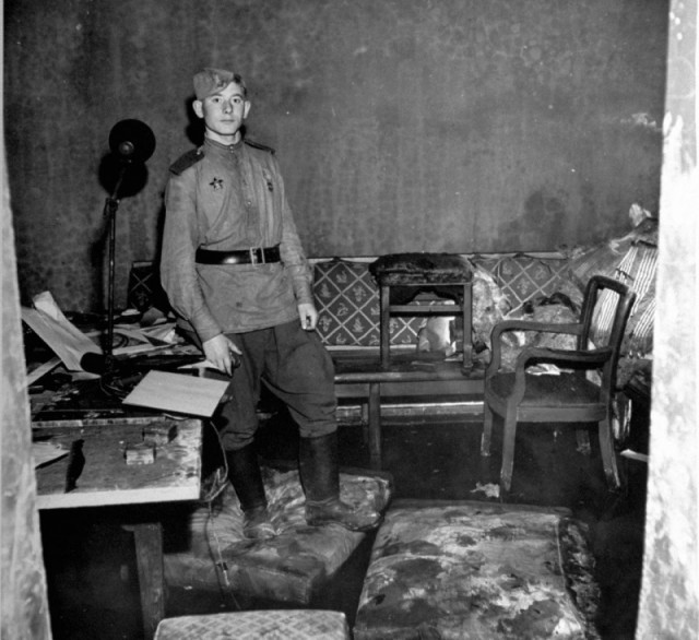 1945 год в 84 фотографиях