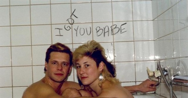 У кого-то на даче Цой, Д.Стингрей и другие едят шашлык, 1986г.
