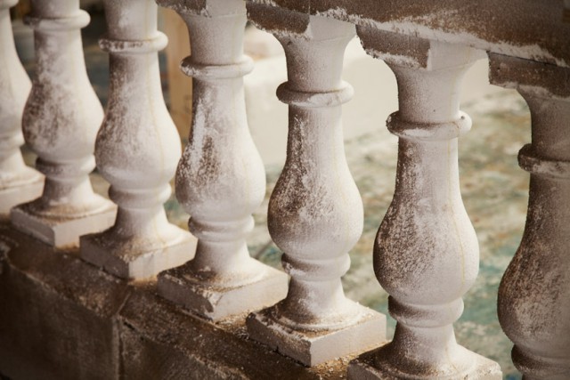 Как висит этот дом?