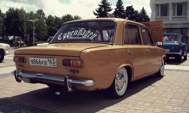 Выставка ретро автомобилей