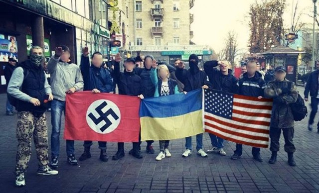 В Харькове сегодня скинули памятник Жукову