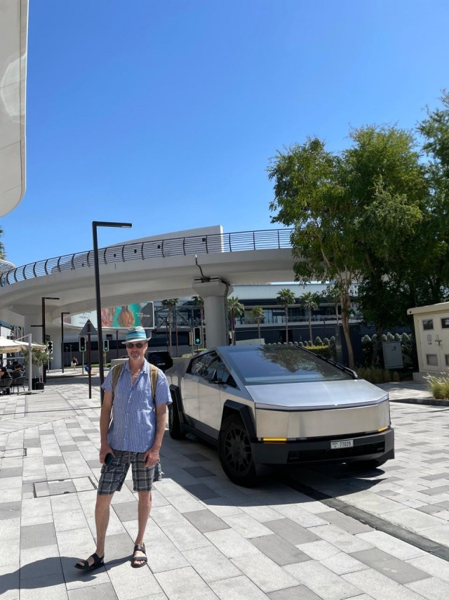 Кибертрак удивительный автомобиль. Можно сказать,  заготовка — любой тюнинг прикольнее заводского вида