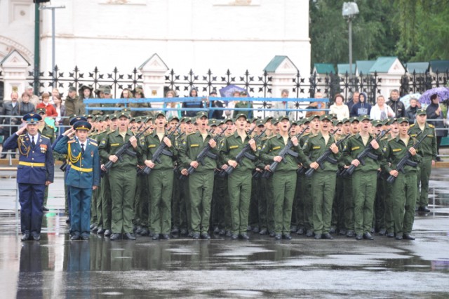 Девушки Военно-космической академи