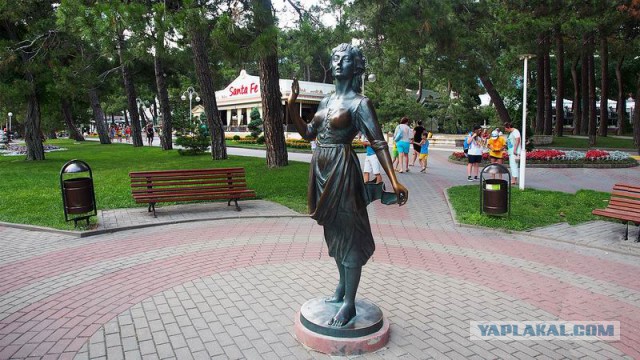 Путешествие Москва – Анапа с солнечным кемпером и попугаем