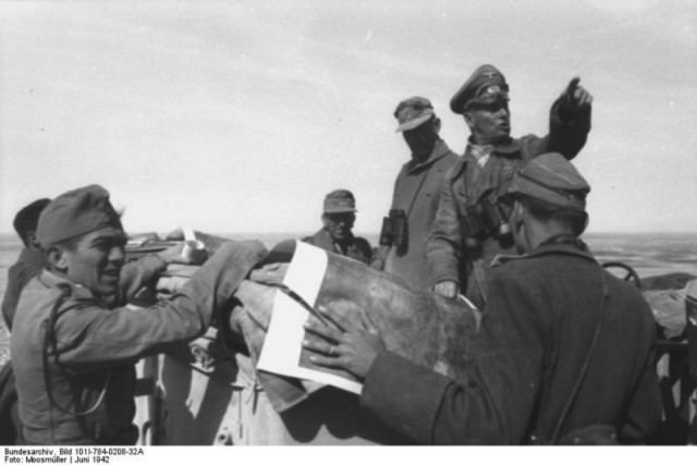 Т-34-85, подожженный панцерфаустом, и замечательные очки, спасшие мехвода