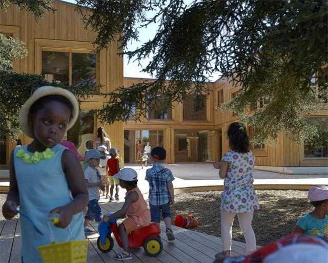 Современный детский сад в стране победившего коммунизма, в городе Женева
