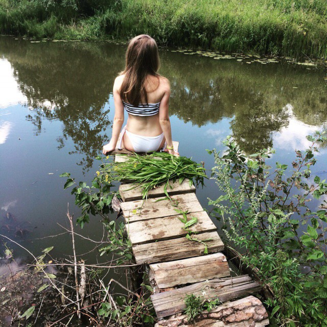 Луга, поля, девчонки