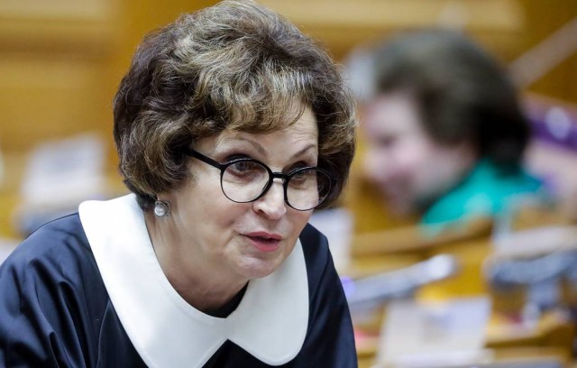 В Конституции предложили закрепить неприкосновенность экс-президентов