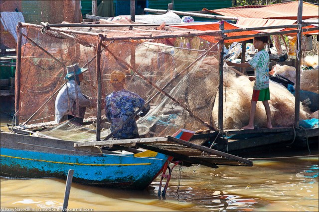 Жизнь на озере Тонлесап в Камбодже
