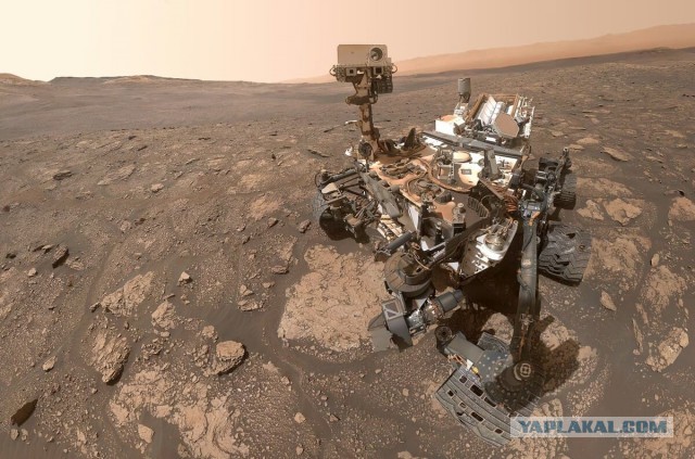 Тринадцать лет на Марсе: NASA представило подборку самых знаковых снимков марсохода Curiosity