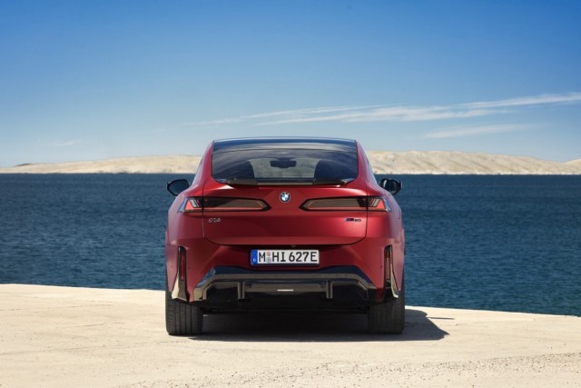 BMW представила электрический кроссовер iX4 с уже знакомым дизайном