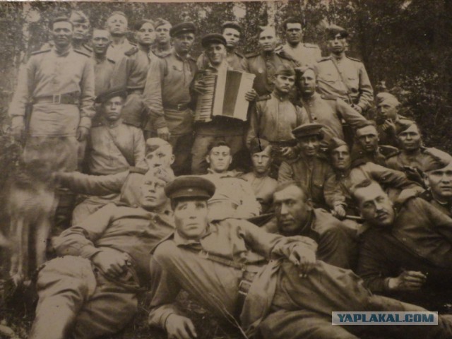 Фашисты снимают маски