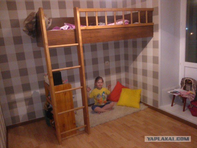 Двухъярусная кровать в детскую 2.