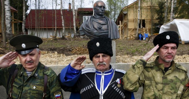 Клоунада продолжается
