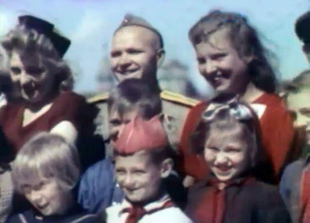 20 век в цвете. 1943 год. Жизнь посреди войны