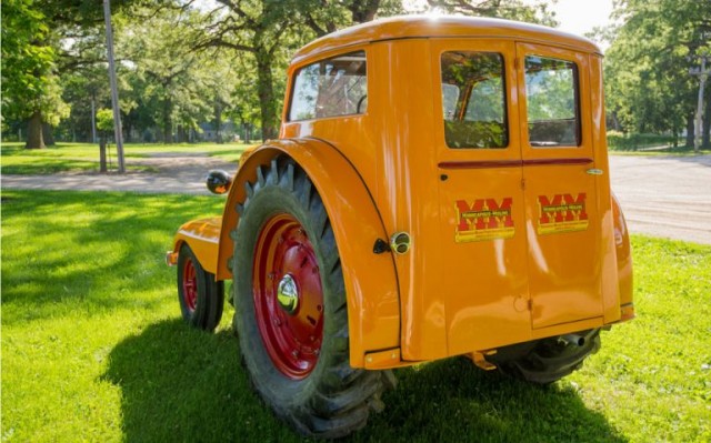 Трактор, который хотел быть автомобилем: Minneapolis-Moline UDLX Comfortractor (1938)