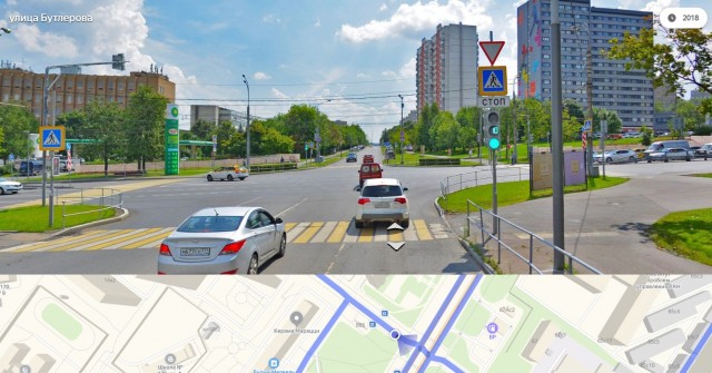 Встала перед автобусом на автобусной полосе!