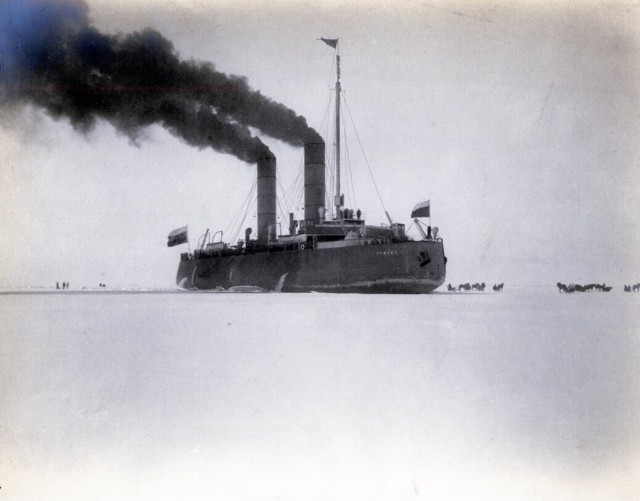 Ледокол «Ермак» — 29 октября 1898 года на воду спущен первый в мире ледокол арктического класса