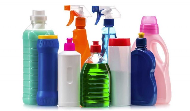 Четырехлетний мальчик из Норильска отравился "коктейлем" из бытовой химии.