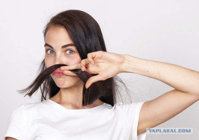 Российские школьницы стали втрое чаще обращаться к врачам из-за усов