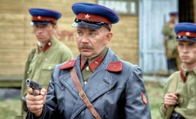 А теперь плакаться начал...