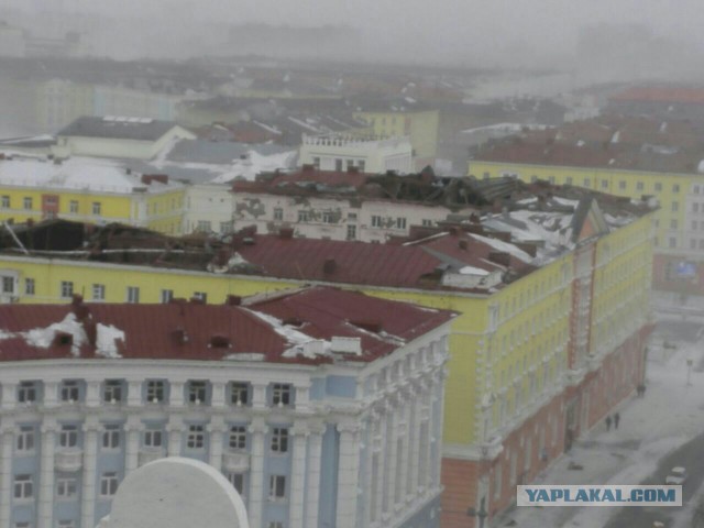 В аэропорту Норильска ветром снесло Boeing