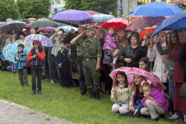 Луганск. Открытие памятника "Они отстояли Родину".