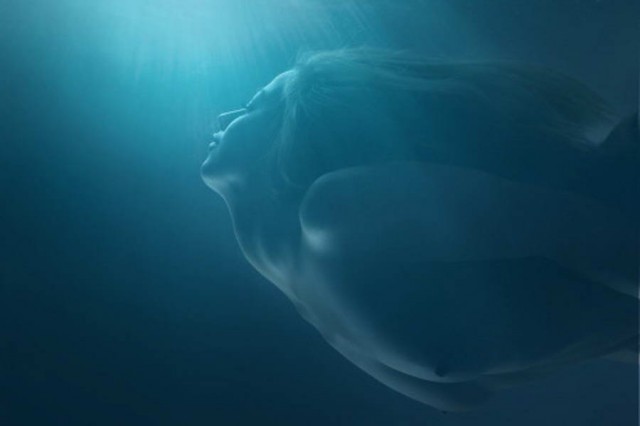 Девочки разные под водой