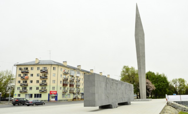 Темиртауские выпускники вскрыли хранившуюся 50 лет капсулу-послание