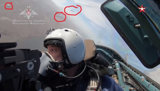 Опубликованы новые кадры полетов новейшего истребителя Су-57