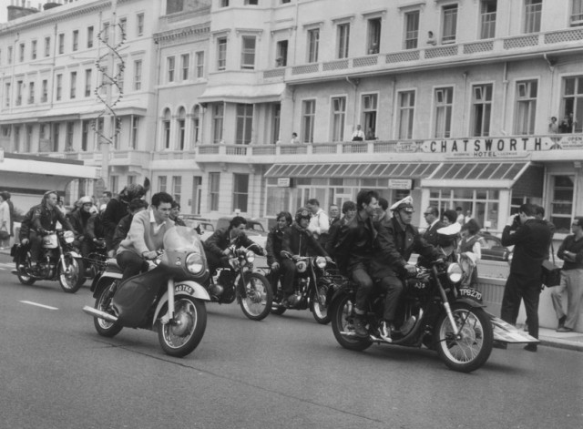 Школьная тетрадь по физике из 60-х