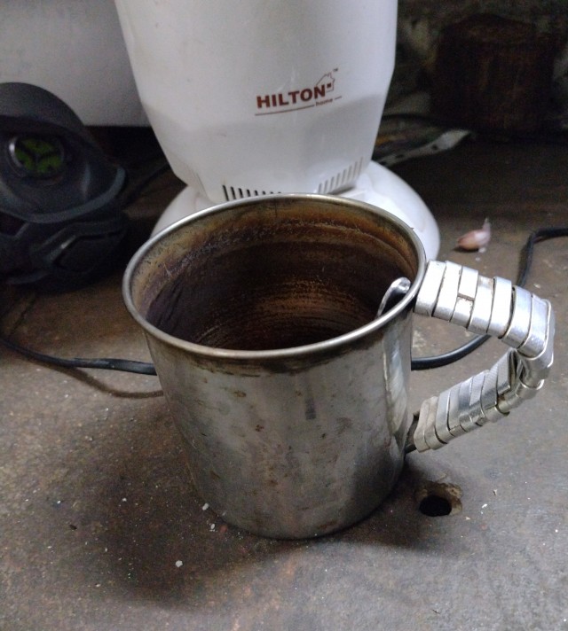 А из какой кружки вы пьёте на работе?