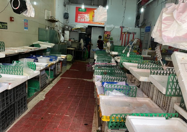 Жители Китая устроили драки из-за продуктов, поскольку 21 млн человек оказались на карантине