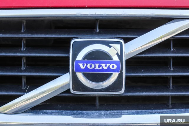 Шведский автоконцерн Volvo отключил российских автовладельцев от своего программного обеспечения