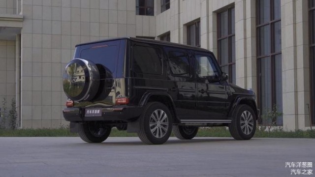 «Один человек, один двигатель». Mercedes-AMG показала, как собирают 4,0-литровый двигатель V8