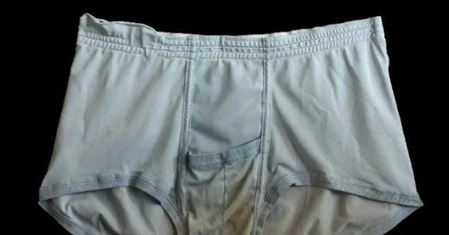 Рубашки с пятном от утюга продают за 78 тысяч рублей в России