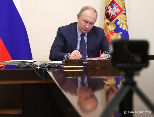 Путин одобрил арест имущества уехавших за рубеж россиян