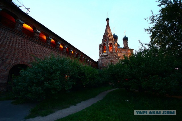 Заброшенная древняя улица в центре Москвы