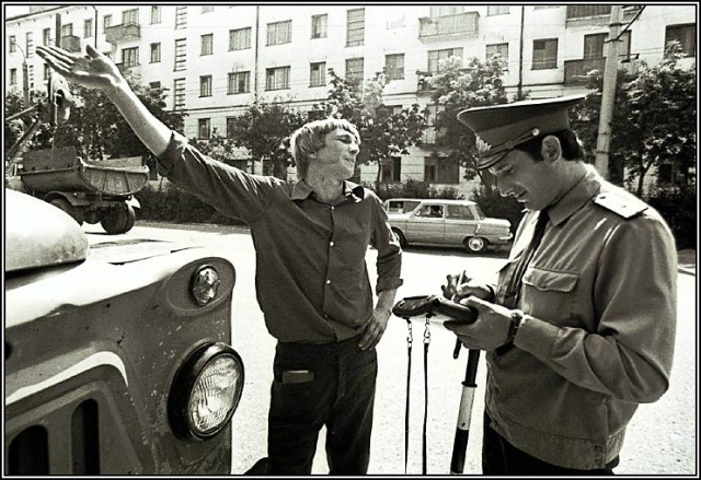 Год одна тысяча девятьсот восьмидесятыый