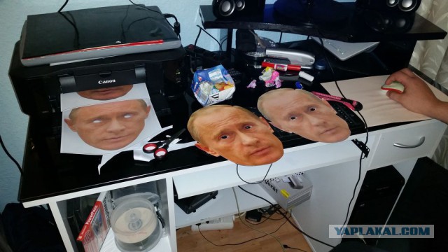 Гоблин оделся на Хэллоуин