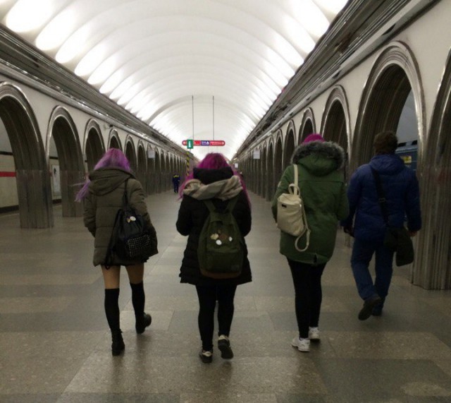 Предновогодние модники из метрополитена