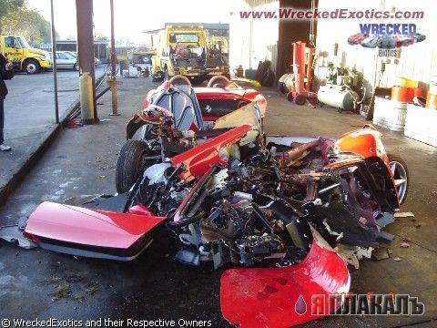 Ferrari 360 Spyder разбит в хлам