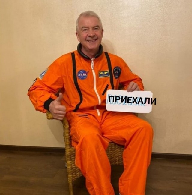 Петербургский депутат в День космонавтики сфотографировался в костюме NASA