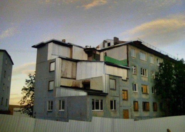 В Воронеже беспилотник врезался в дом