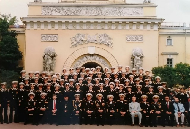 Врагу не сдаётся наш гордый "Варяг"