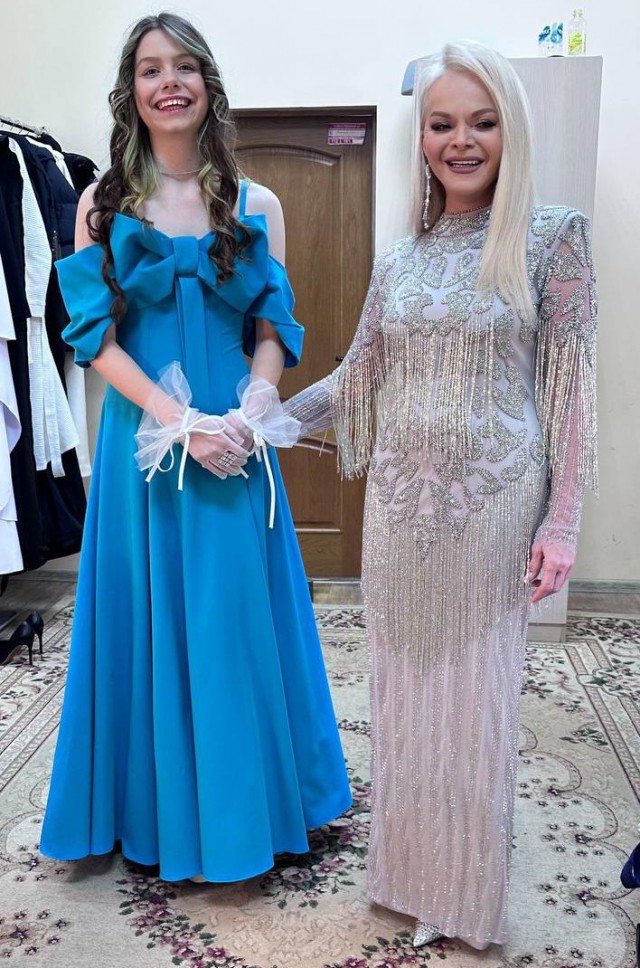 И снова Лариса Долина